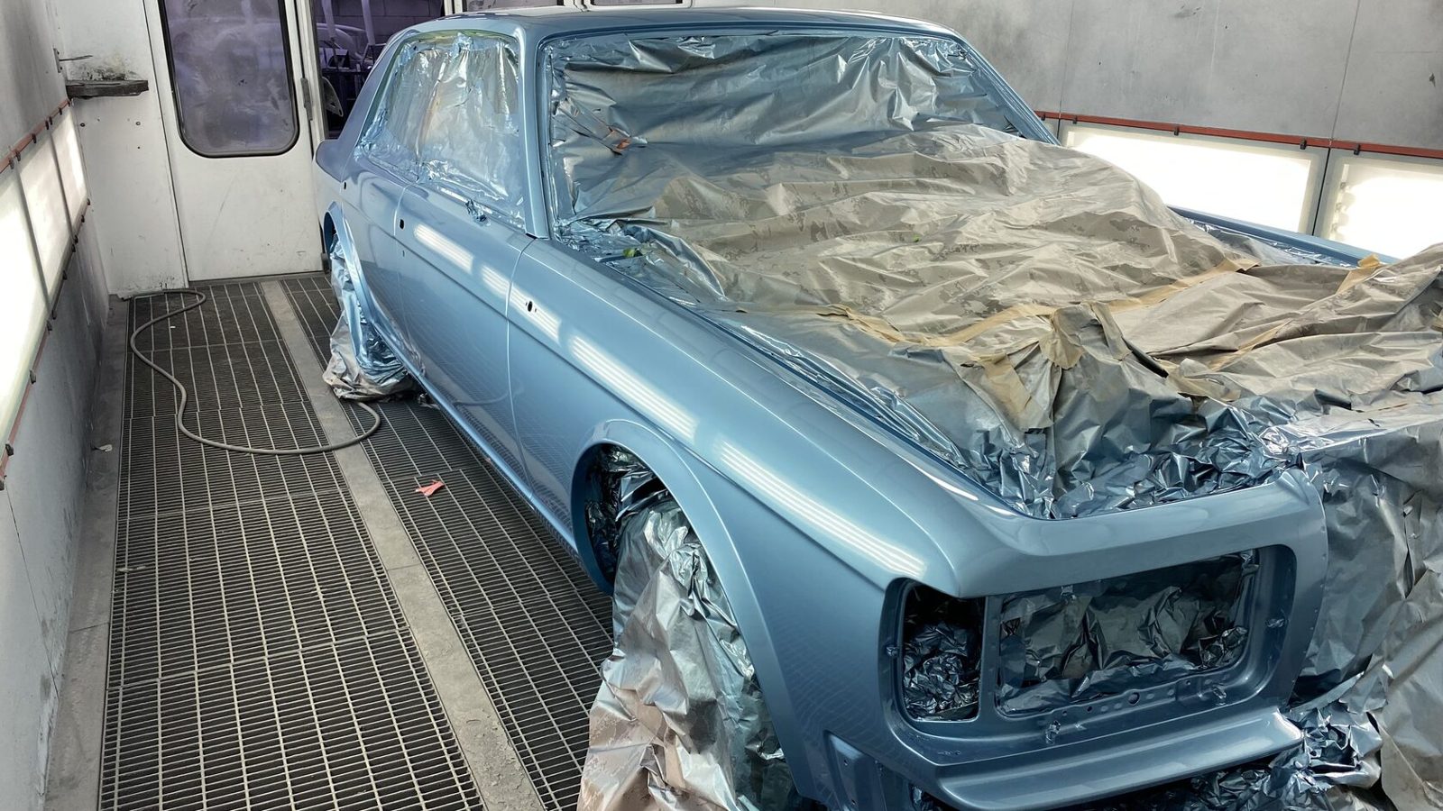 Процесс — работа мастера — n7r1jlzfa1-polnaya-pokraska-bentley-mulsanne-1987-g